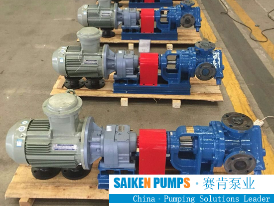 Use of stainless steel high viscosity gear pump